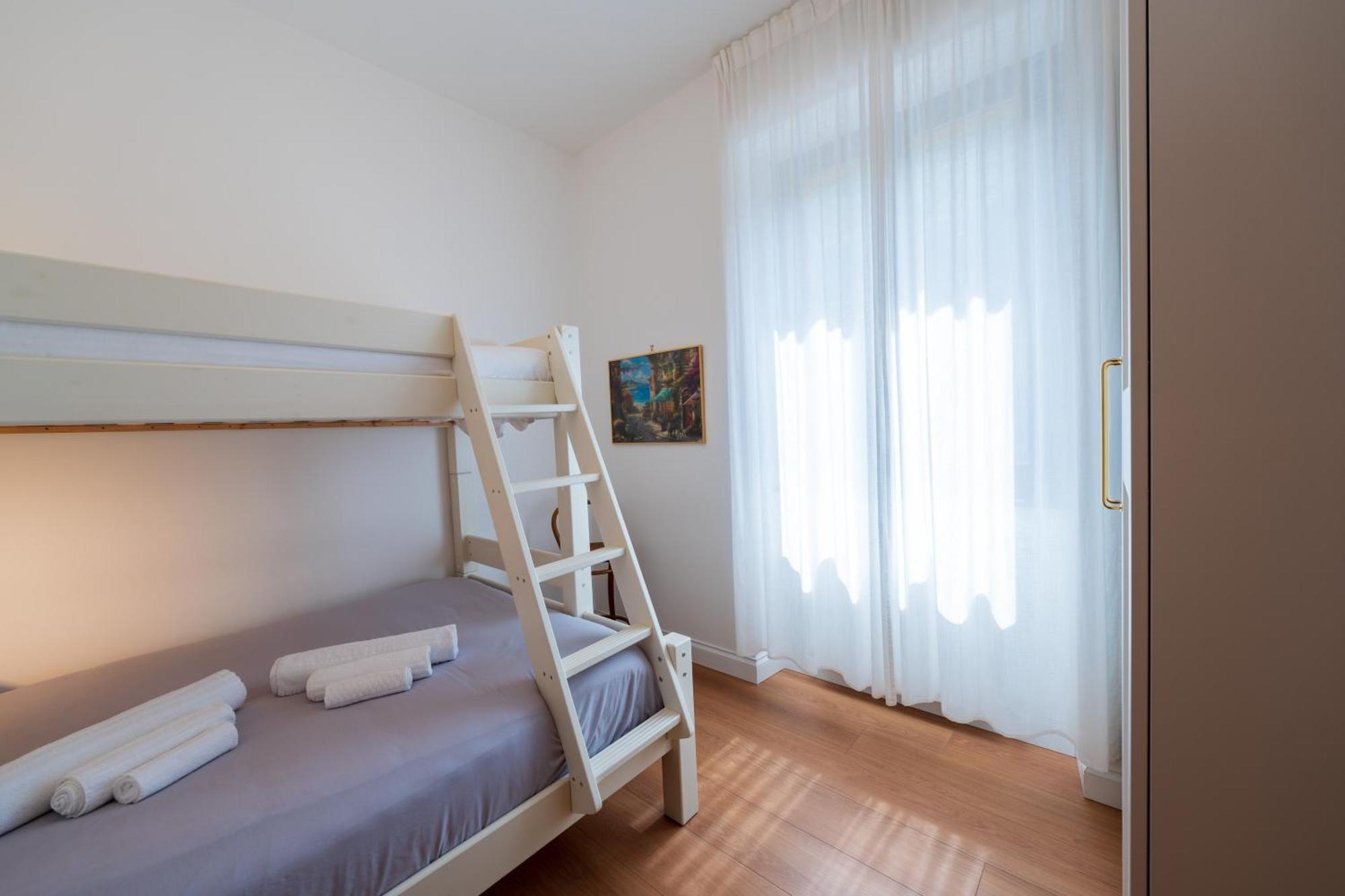 Stunning Apartment- Terrace And Swimming Pool Bellano Ngoại thất bức ảnh